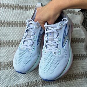 Brooks Women's White and Blue Athletic Shoes